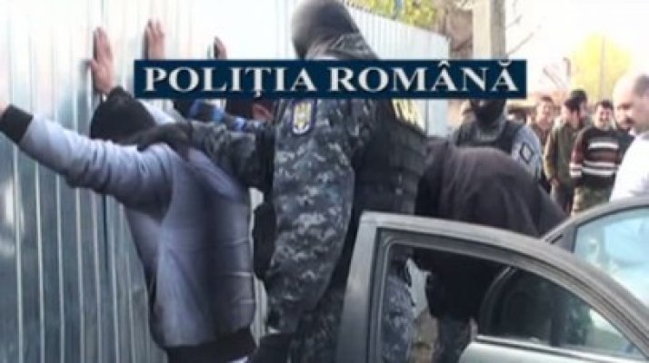 Cinci romi din Constanţa au jefuit un bătrân şi au ascuns banii în scutecele unui bebeluş